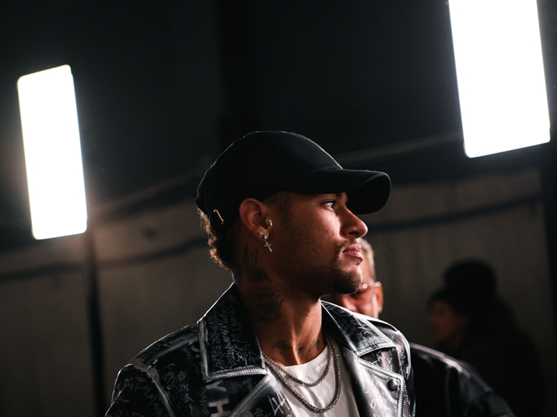 Neymar s'énerve sur un journaliste à Barcelone :