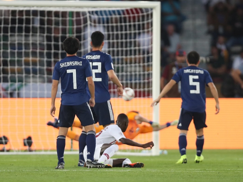ماذا ترك المنتخب الياباني في غرفة الملابس عقب الهزيمة أمام قطر؟ ماذا ترك المنتخب الياباني في غرفة الملابس عقب الهزيمة أمام قطر؟