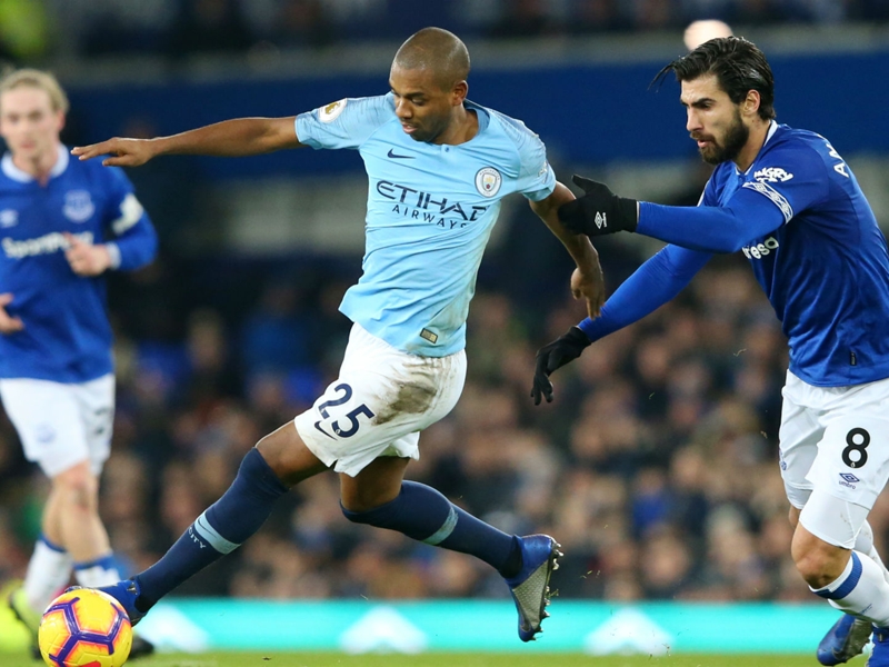 Fernandinho has all the qualities needed for centre-back - Guardiola