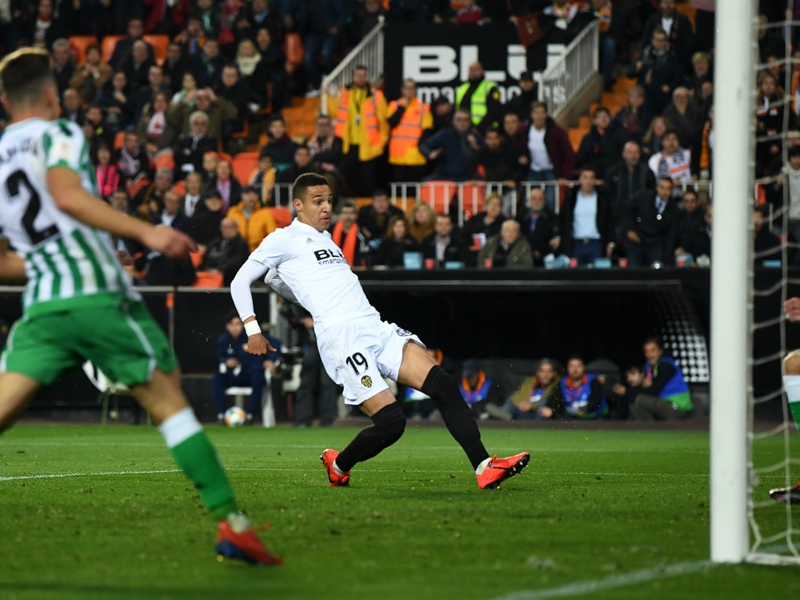 Valencia 1 Real Betis 0 (3-2 agg): Rodrigo secures Copa final against Barcelona