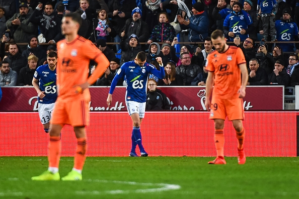 En « sacrifiant » la Ligue 1, Bruno Genesio devra rendre son choix payant au Barça