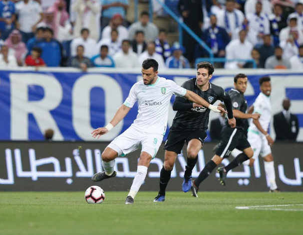 الشلهوب يدعم السومة ويشيد بجمهور الهلال الشلهوب يدعم السومة ويشيد بجمهور الهلال