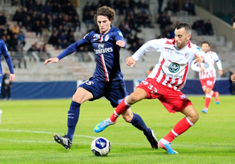 Ajaccio 1-3 PSG: Late show