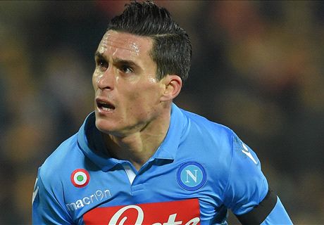 Napoli heeft geen moeite met Cesena