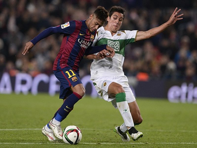 Neymar salutes Barcelona attack