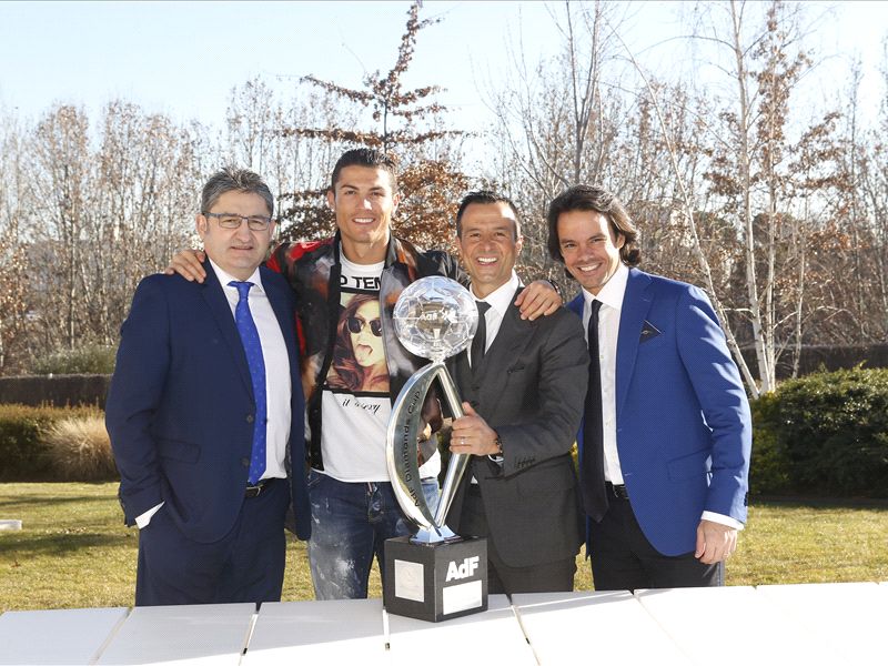 Ronaldo's agent wins Globe Soccer Special Award