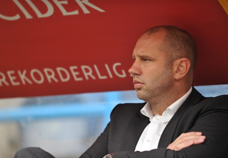 Charlton sack Peeters
