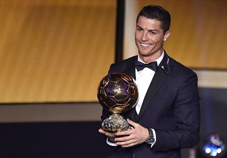 Cristiano Ronaldo remporte le FIFA Ballon d'Or 2014 !
