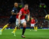 Phil Jones Akui Nyaman Pakai Sistem Tiga Bek