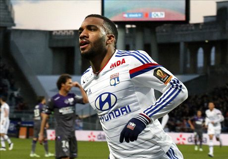 Lacazette vs Ibra: Ligue 1's new star