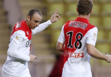 Berbatov fires Monaco into cup semis