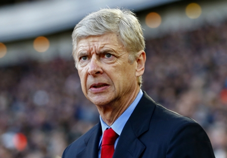 Wenger defends Arsenal player selfies