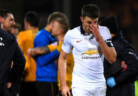 Carrick ruled out for four weeks