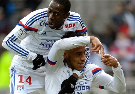 REVIEW: Lyon Kokohkan Posisi Di Puncak