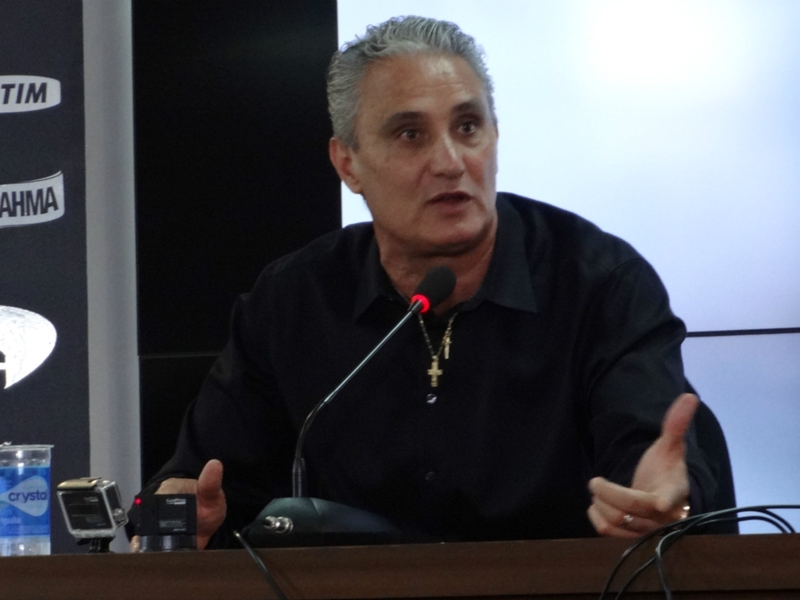 Tite evita falar de Sheik e diz estar focado no Majestoso Tite evita falar de Sheik e diz estar focado no Majestoso