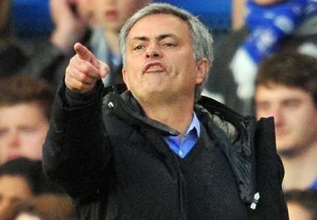 Scholes: Mourinho mind-games failing