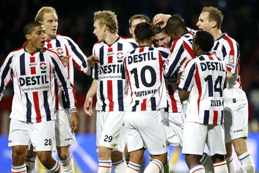 Willem II juicht na doelpunt tegen VVV-Venlo (Foto PROSHOTS)