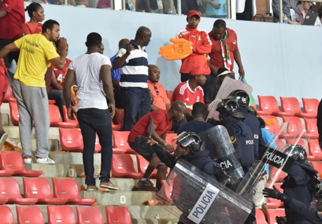 Rusuh, Semi-final AFCON Sempat Terhenti