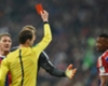 Regola dell'assurdo in Bundesliga: Neuer para il rigore, Boateng viene squalificato per un turno in più