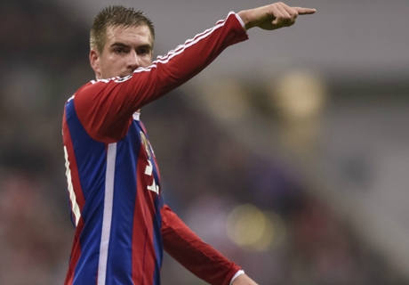 Lahm Mungkin Undur Rencana Pensiun