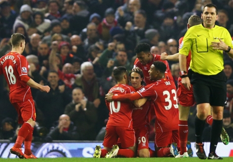 CATATAN: Di Balik Formasi Unik Liverpool
