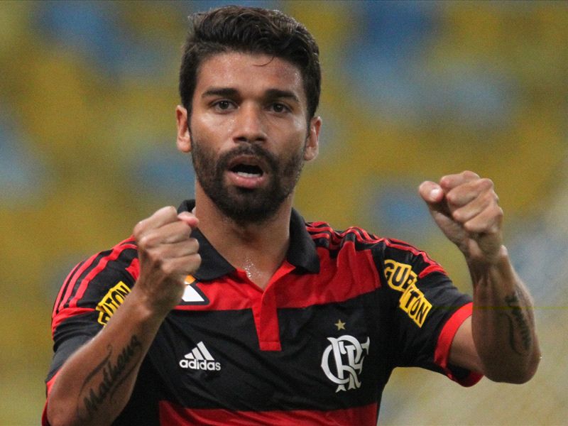 Eduardo da Silva garante foco no Cariocão mesmo durante o carnaval Eduardo da Silva garante foco no Cariocão mesmo durante o carnaval
