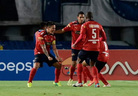 Independiente Medellin players attacked