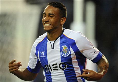 Transfer Talk: Man Utd in Danilo talks
