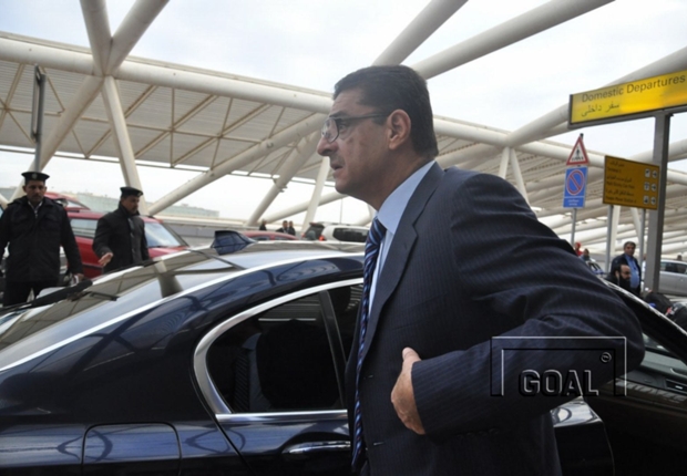 رئيس الأهلي يشيد بالسفارة المصرية في الجزائر - 