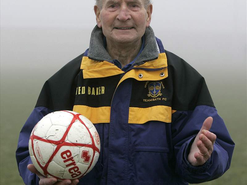 World s Oldest Soccer Coach Ivor Powell Retires Goal world-s-oldest-soccer-coach-ivor-powell-retires-goal