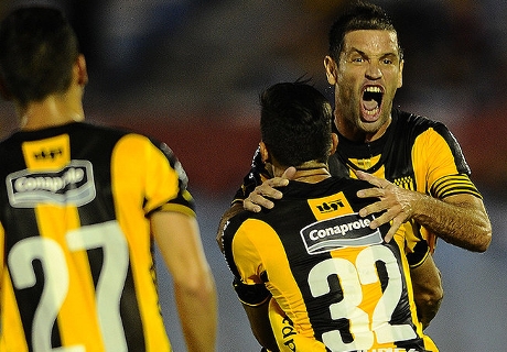 Peñarol y Atenas lideran el uruguayo